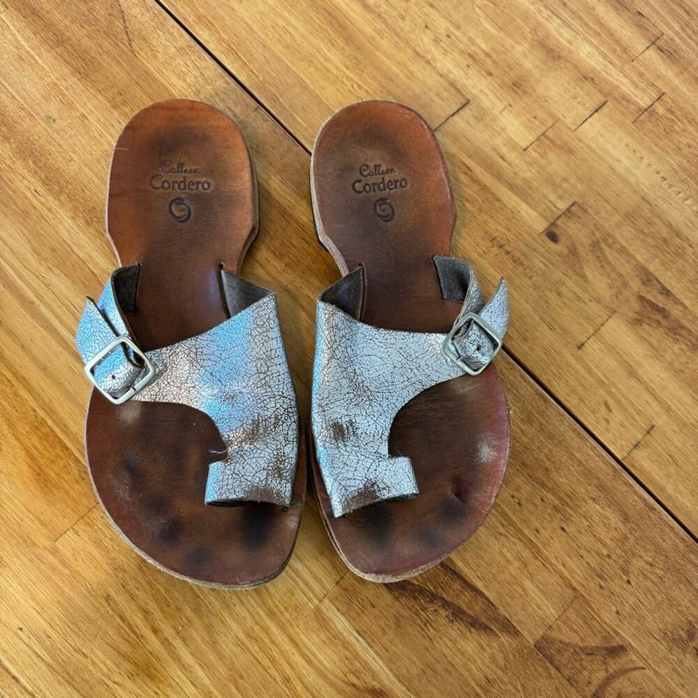 Colleen Cordero Evita Silver Leather Buckle Flat Sandals Size 8